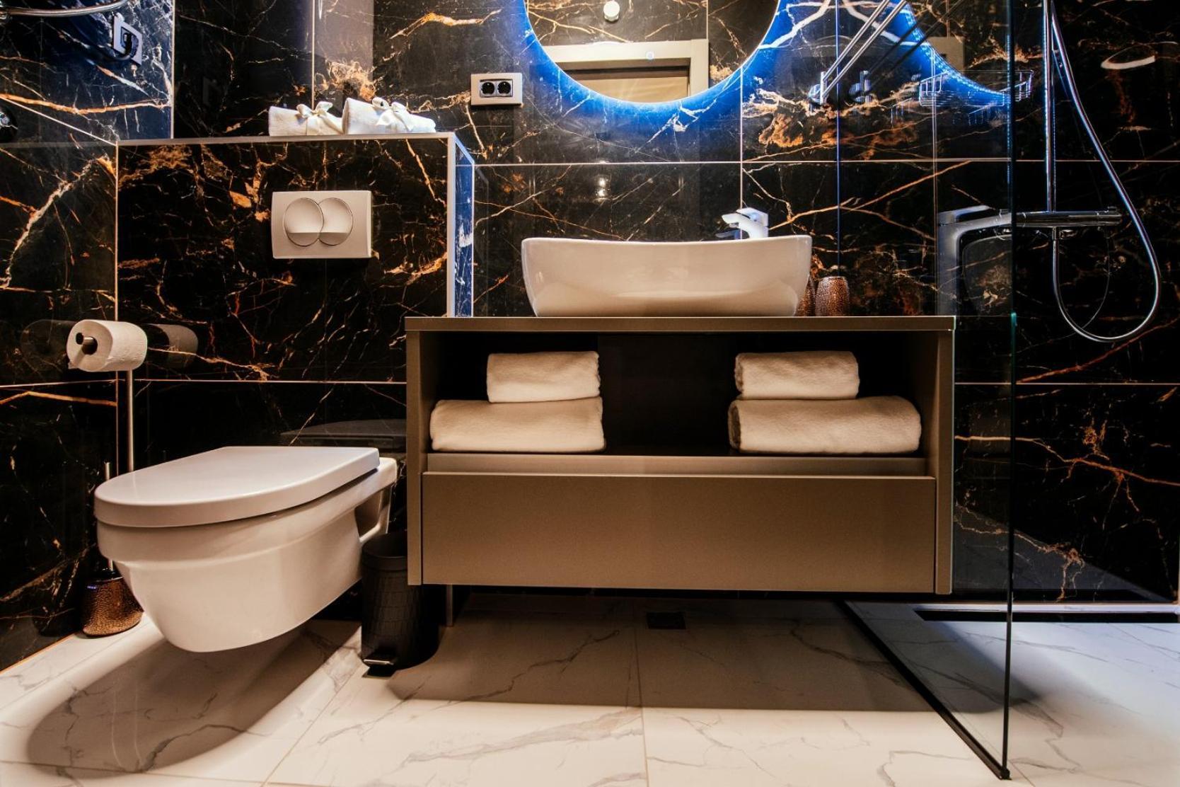 Luxury Vindemiae